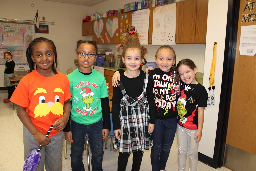Five students dressed in Whoville outfits.