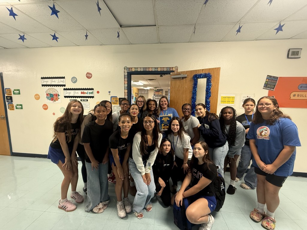 Mrs. Mobley and 8th grade volleyball