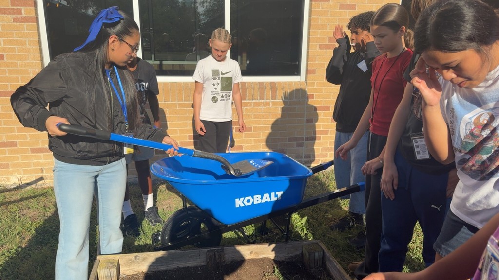 Students working on the gardens