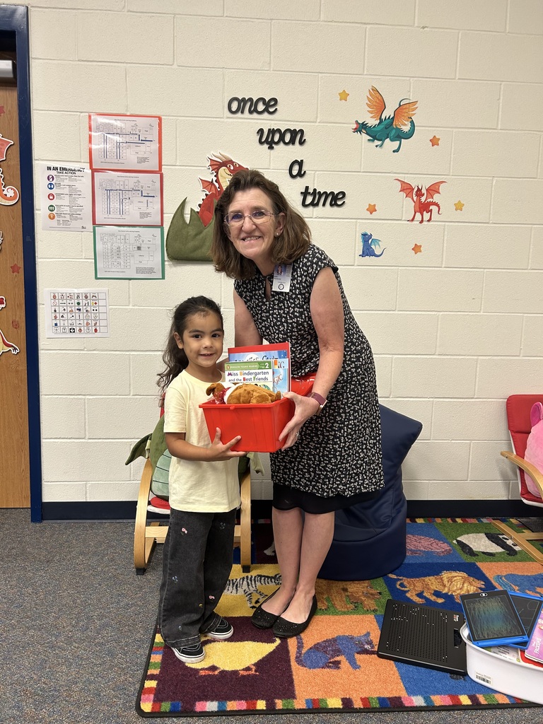 Zaviah Zayas Book Fair Bucket Winner
