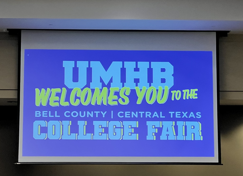 Picture of Copperas Cove High School students at Mary Hardin-Baylor University.