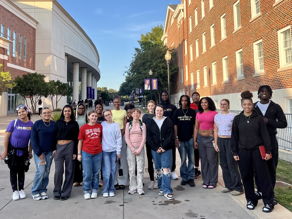 Picture of Copperas Cove High School students at Mary Hardin-Baylor University.