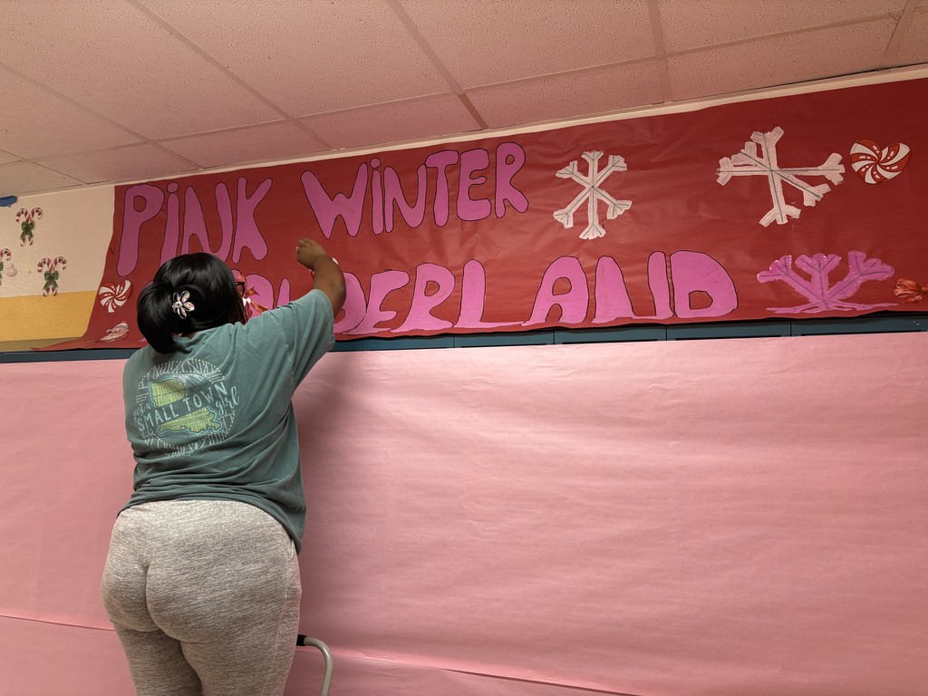 Copperas Cove High School hallways decorated for Christimas.