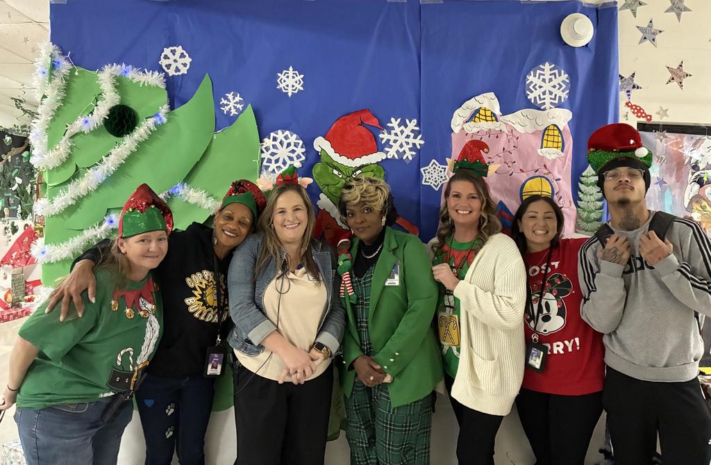 Crossroads student and staff elves