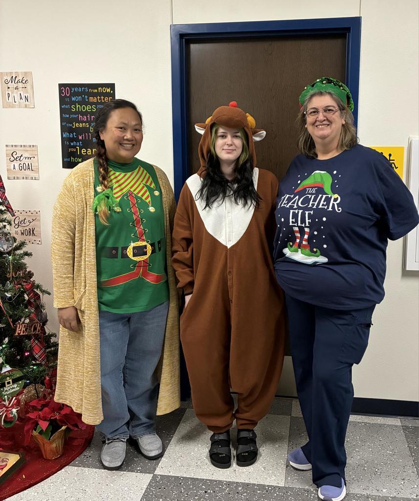 Crossroads student and staff elves