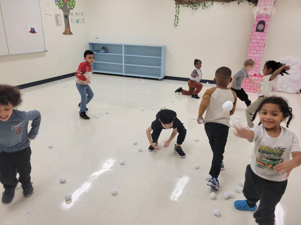 Classroom Snowball toss