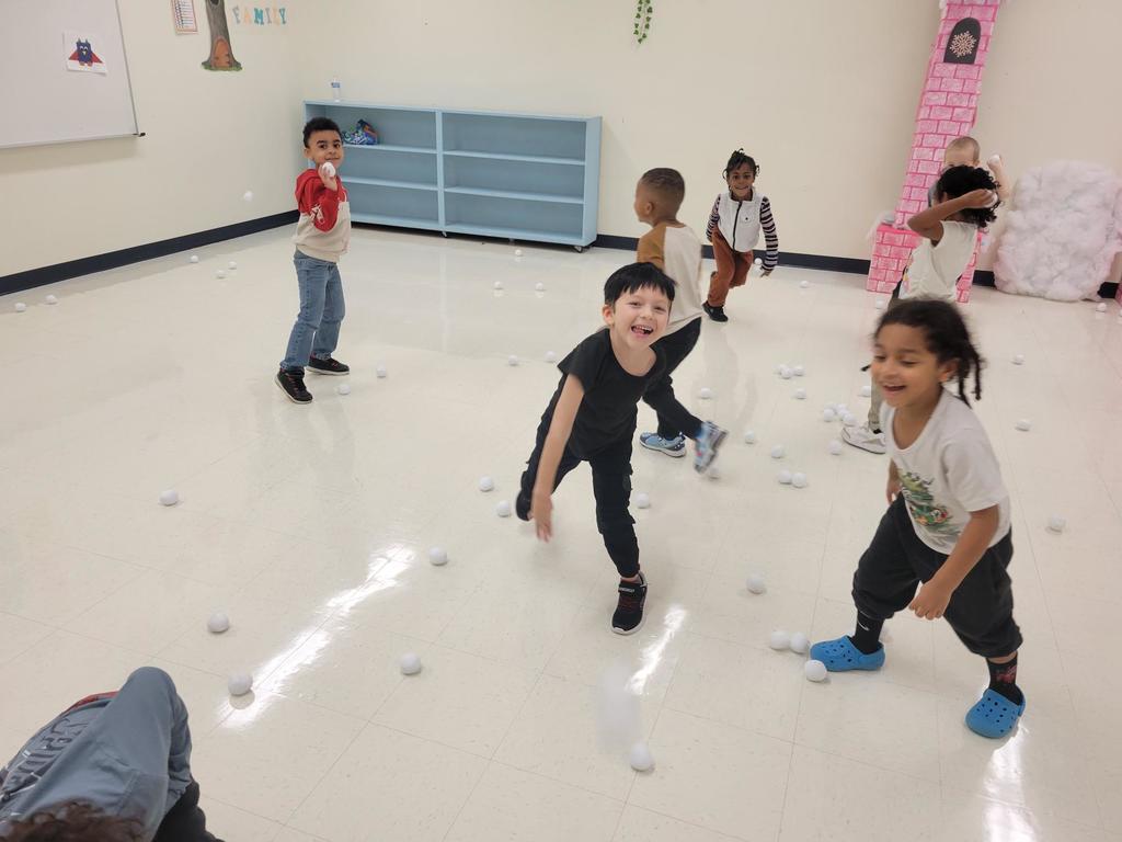Classroom Snowball toss