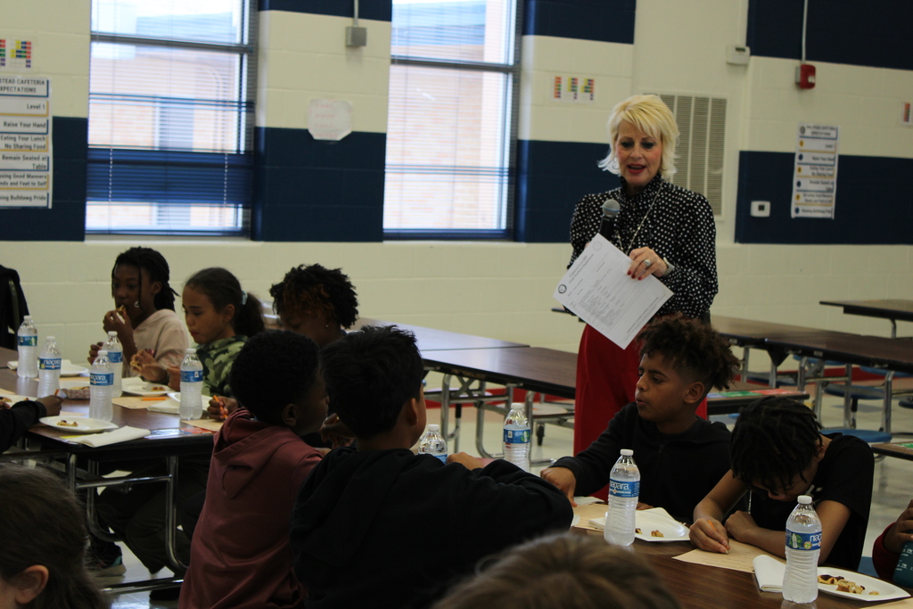 Ms. Bryan talks to Ms. Knox's class in cafeteria