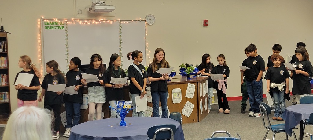 Student council presents slideshow for school board members