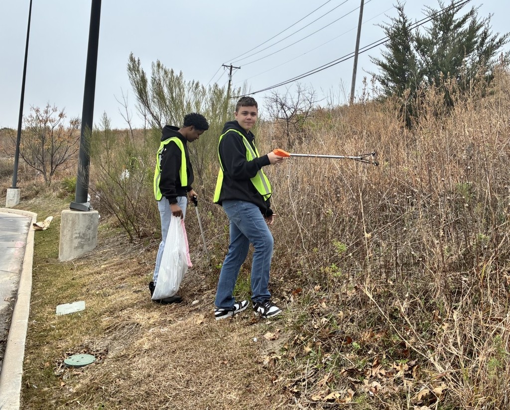 Crossroads Environmental Ambassadors cleaning up