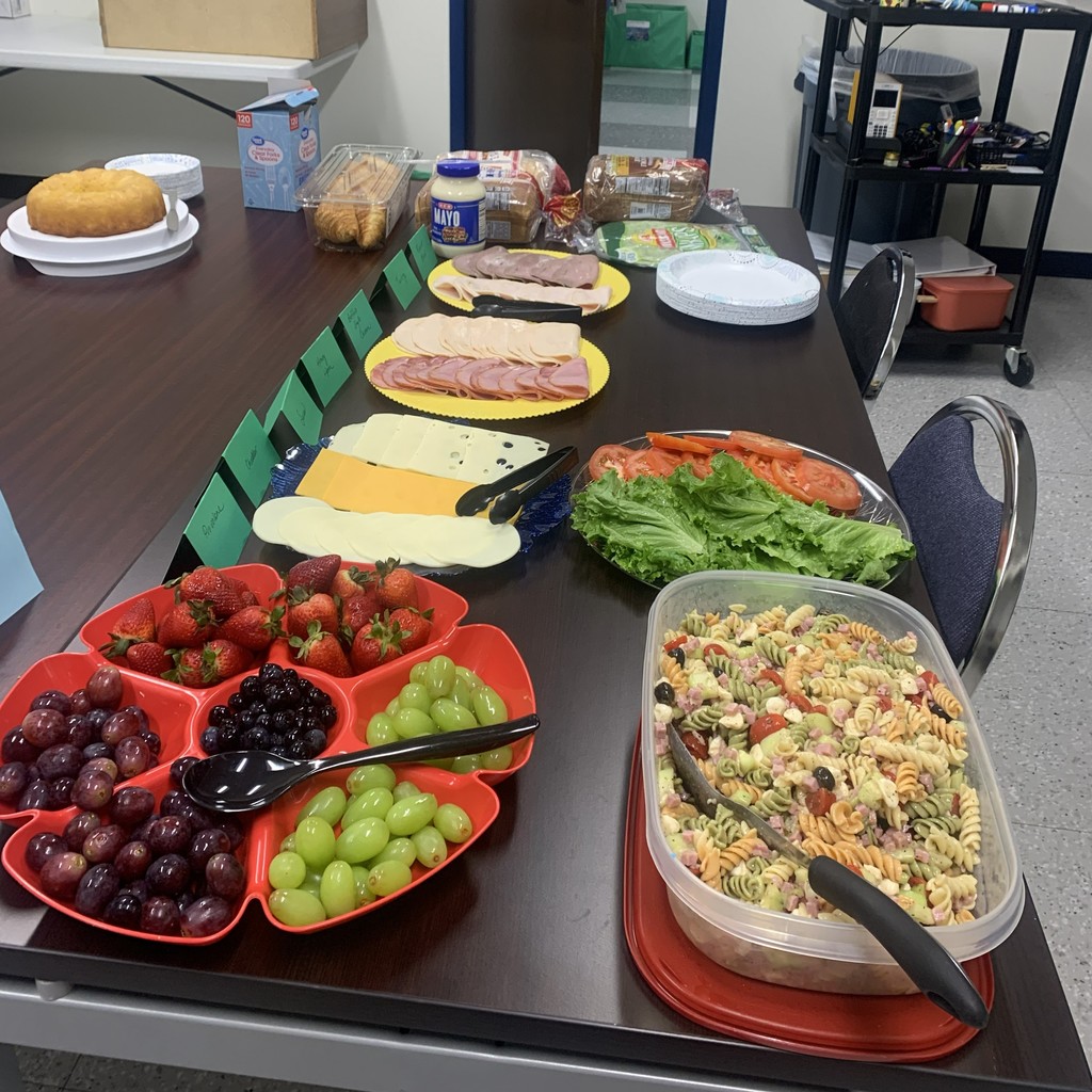 Lunch for paraprofessionals