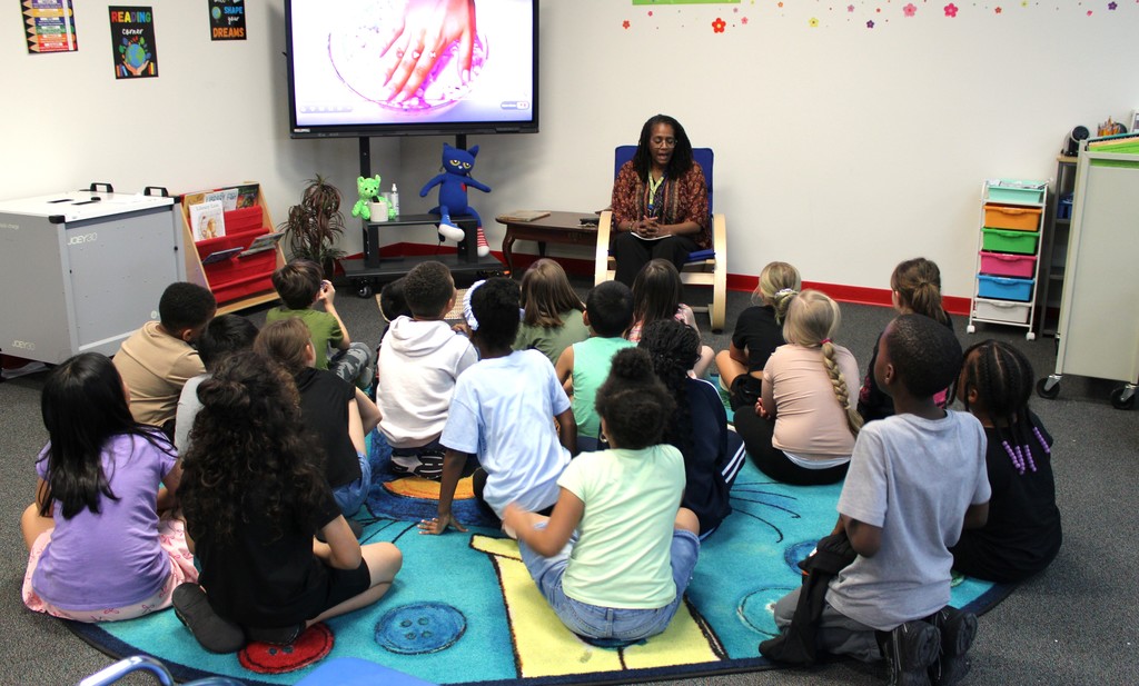 MFLC speaks to 2nd grade class