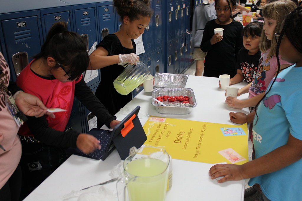 Students serve lemonade