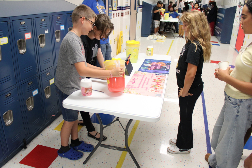 Students line up to buy lemonade