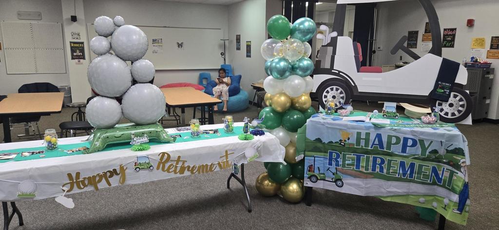 Golf themed decorations at retirement party