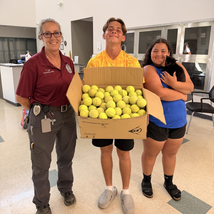 dawg tennis donates 