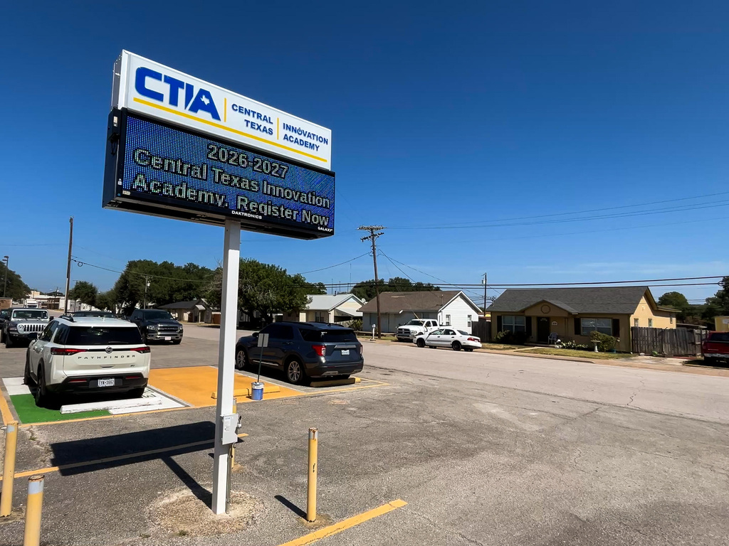A sign in front of a school reading Central Texas Innovation Academy