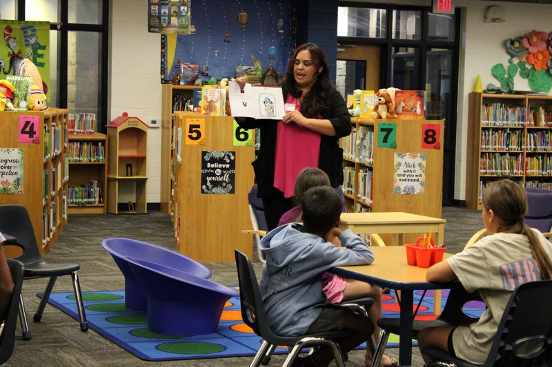Author of Goodnight Fort Hood reading to students.