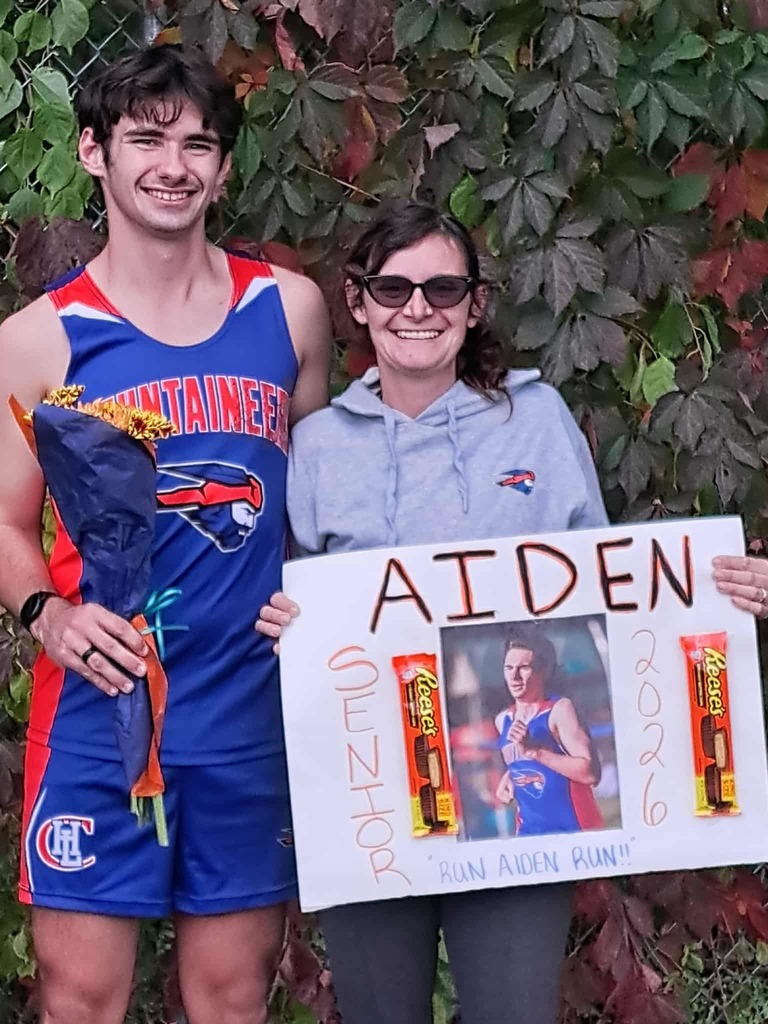 Senior Aiden Pettit