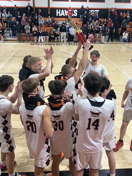 Boys Varsity BB Trophy pic