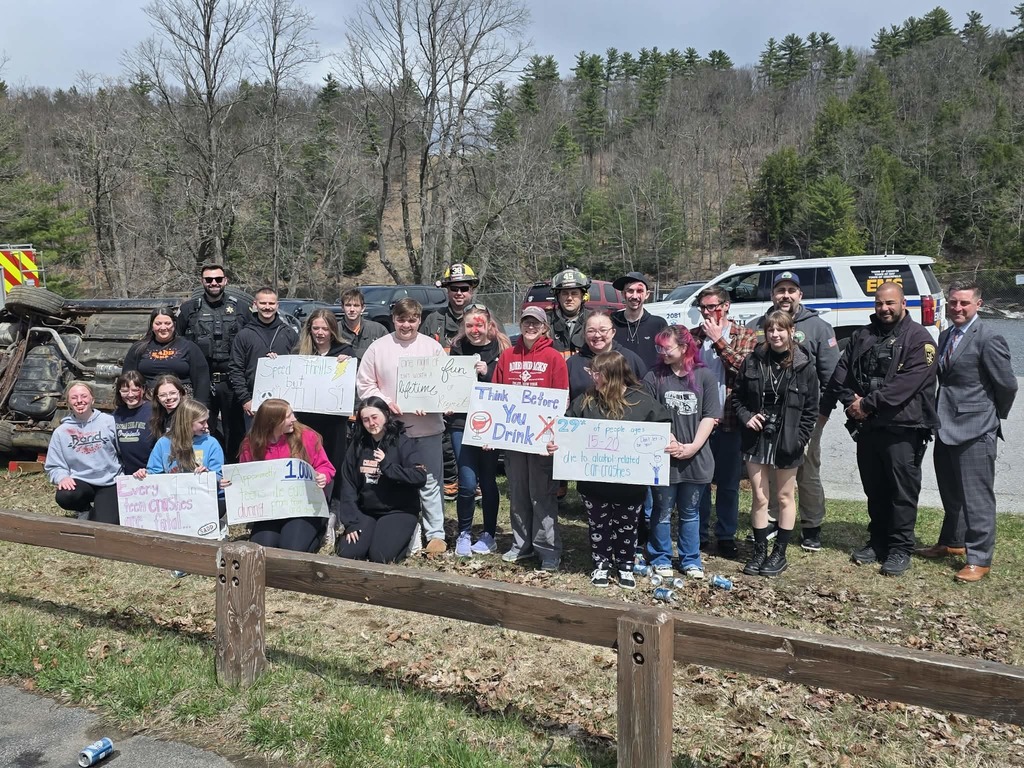 SADD Chapter with community members