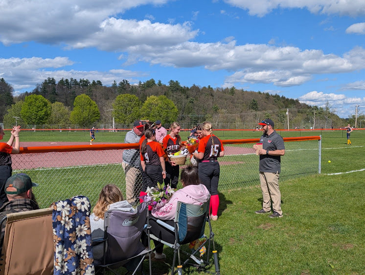 Senior Softball Player Lexi Potter 