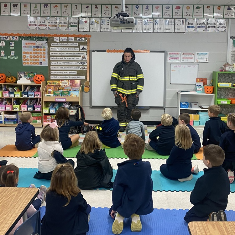Mrs. Hoeniges’s class had an awesome visit from the Bloomington Fire Department today! The kids loved learning about fire safety, seeing the inside of a fire engine and meeting BFD Firefighters!