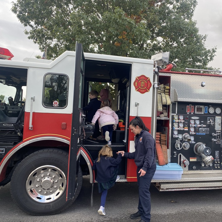 Mrs. Hoeniges’s class had an awesome visit from the Bloomington Fire Department today! The kids loved learning about fire safety, seeing the inside of a fire engine and meeting BFD Firefighters!