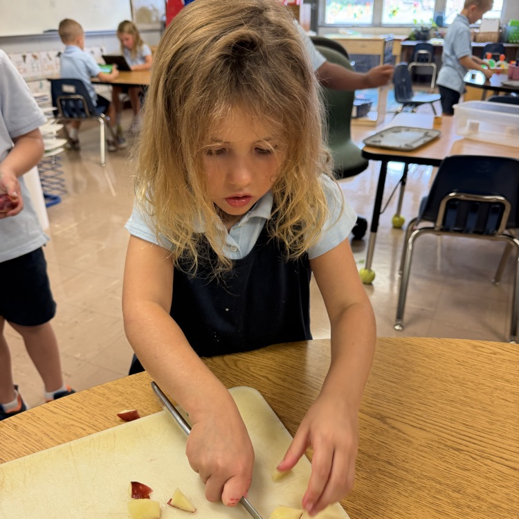 Cutting Apples 