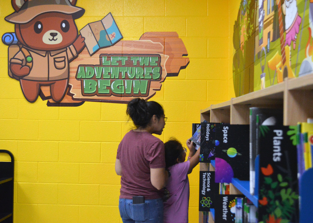 Club Estates Elementary School Library Reveal Event