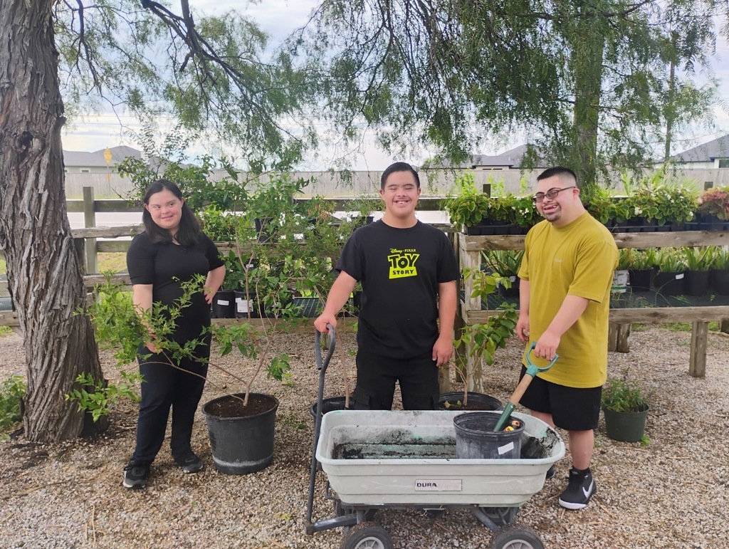 Outdoor Volunteers