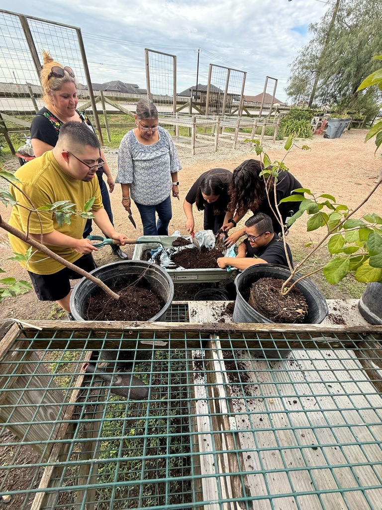 Outdoor Volunteers