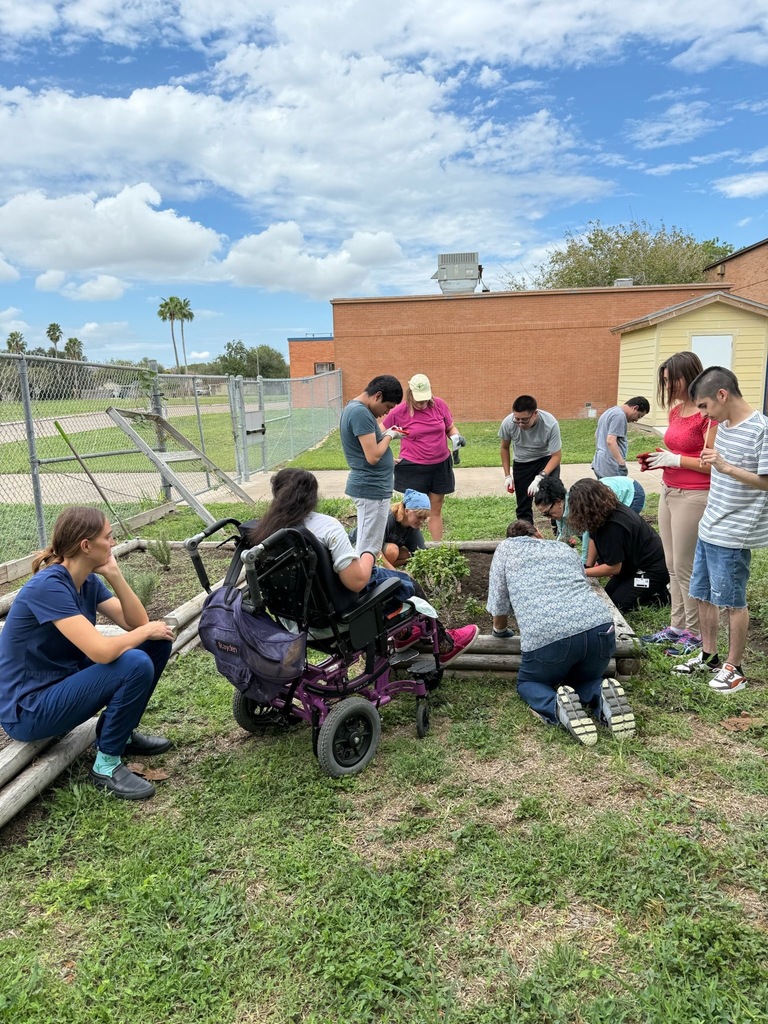 Outdoor Volunteers