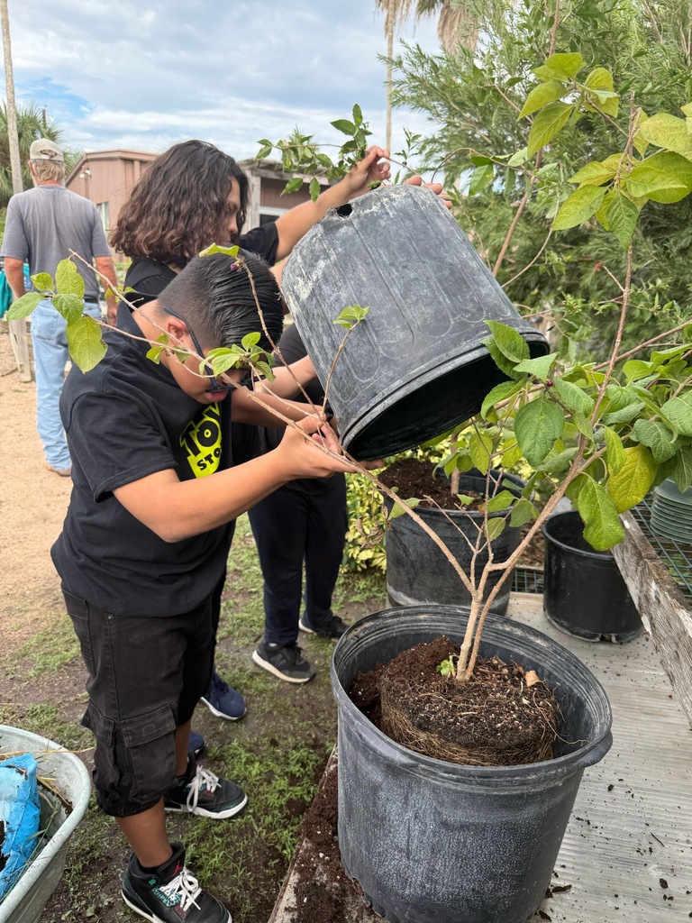 Outdoor Volunteers