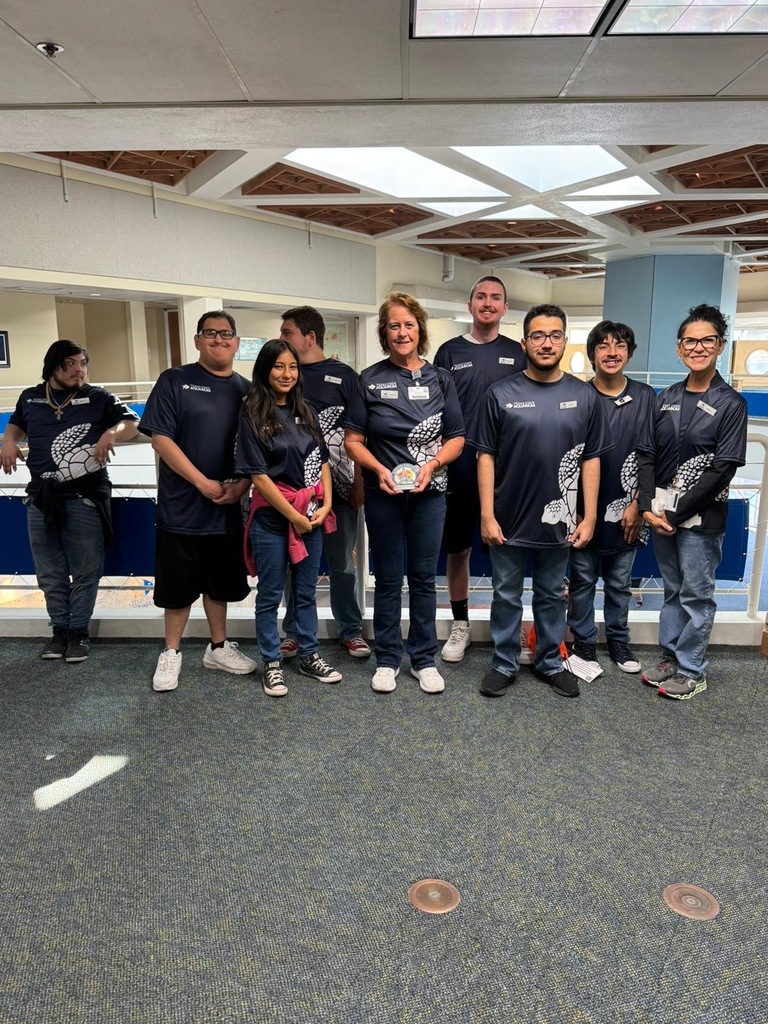 aquarium volunteers