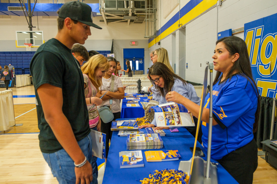 25-26 COLLEGE NIGHT-33-2