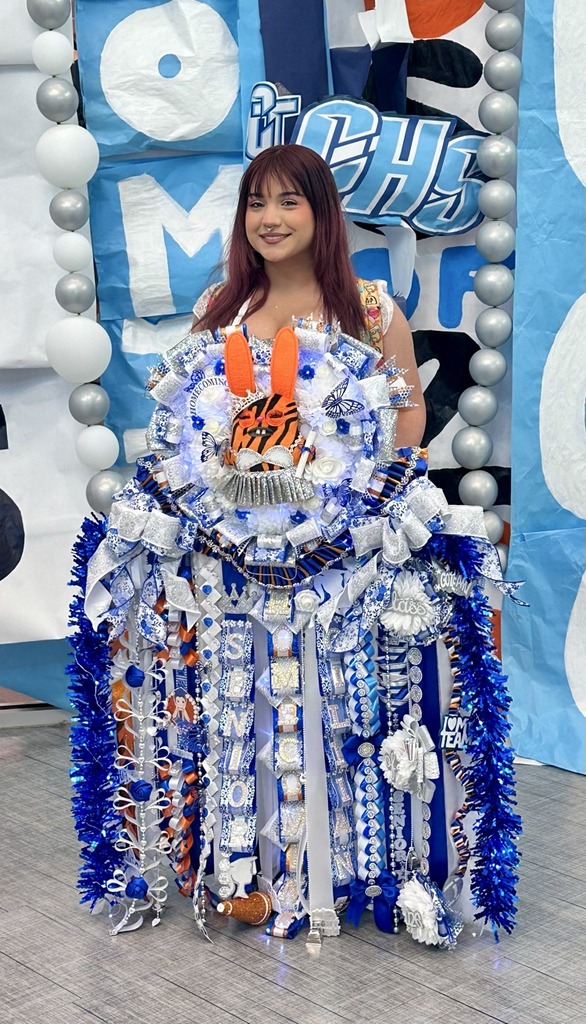 picture of student wearing a mum