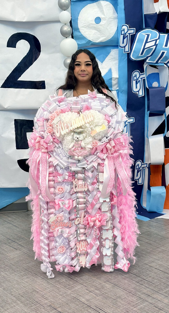 picture of student wearing a mum