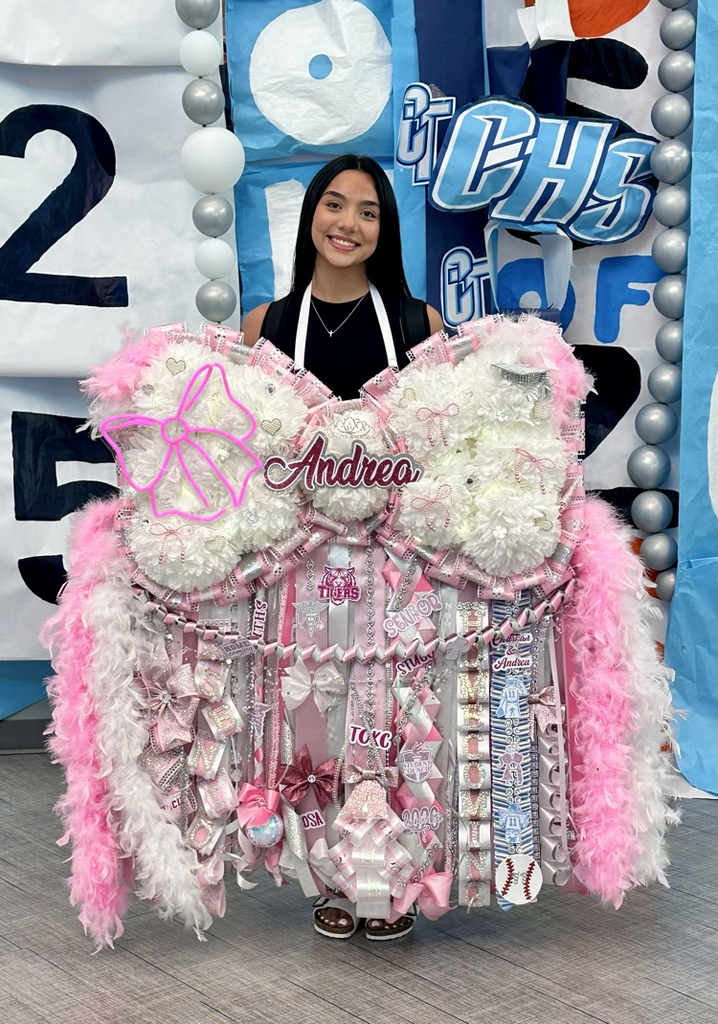picture of student wearing a mum