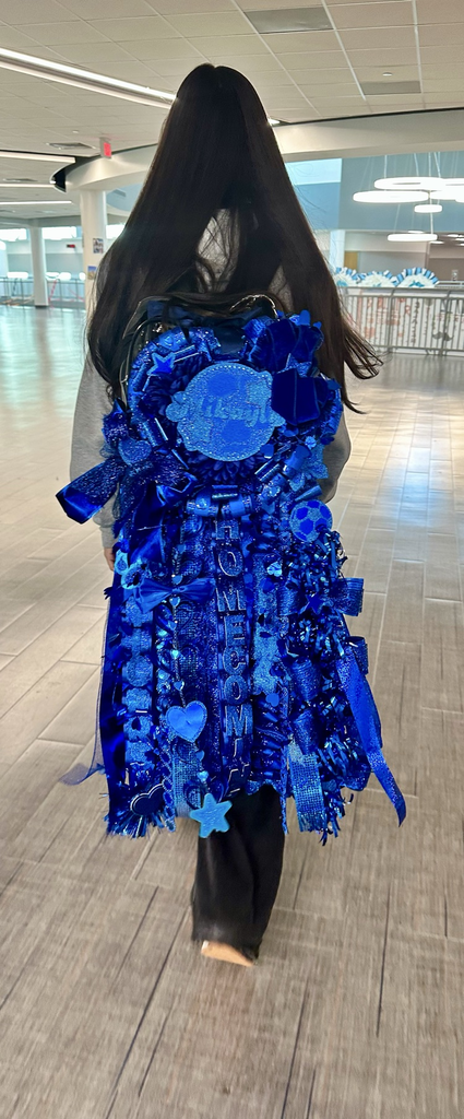 picture of student wearing a mum
