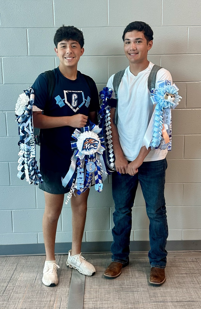 picture of student wearing a garter on arm