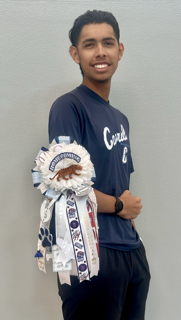 picture of student wearing a garter on arm