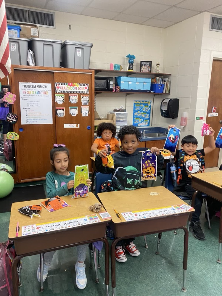 Let’s carve pumpkins!🎃