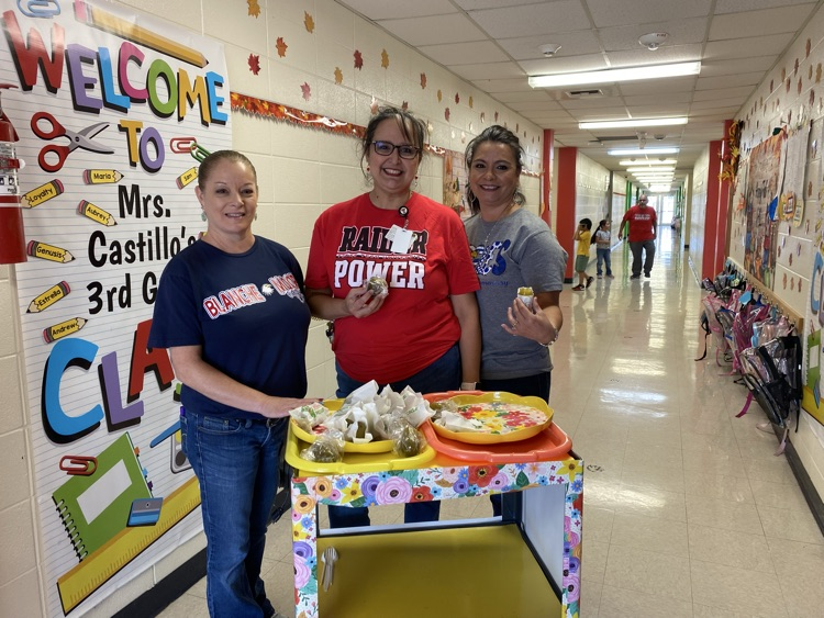 🥒 Happy National Pickle Day! 💚 We celebrated today with a little crunch! A huge thank you to our awesome Eaglettes for providing the yummy pickles for our staff to enjoy! They were the perfect briny treat! 😋 Hope everyone had a dill-lightful day!