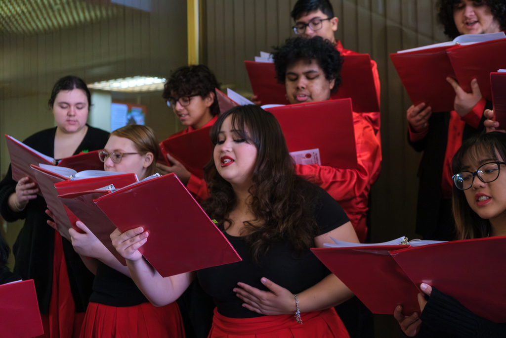 25-26 Holiday Performance - PopPies-12