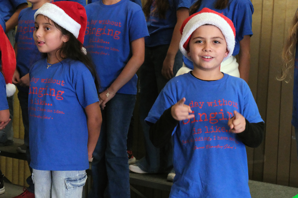 Barnes Elementary School Singing Stars (1)