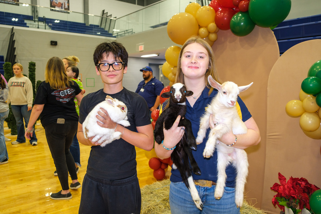 25-26 CTE HOLIDAY MARKET-19