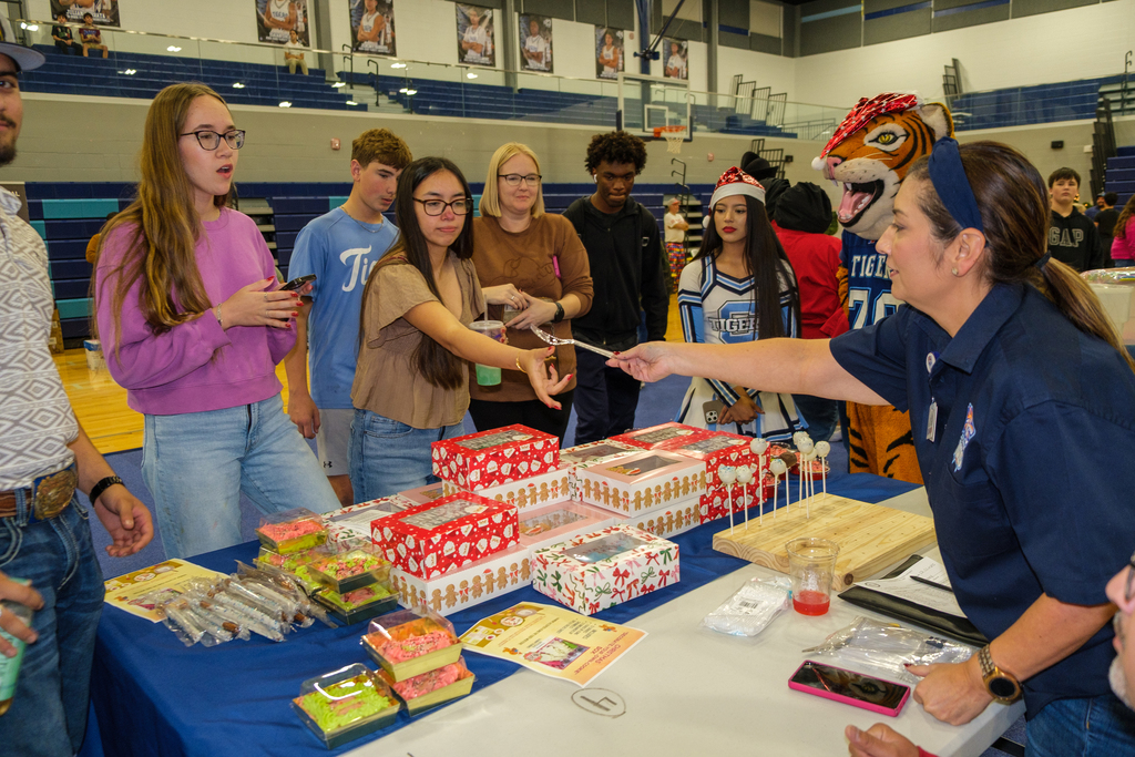 25-26 CTE HOLIDAY MARKET-24