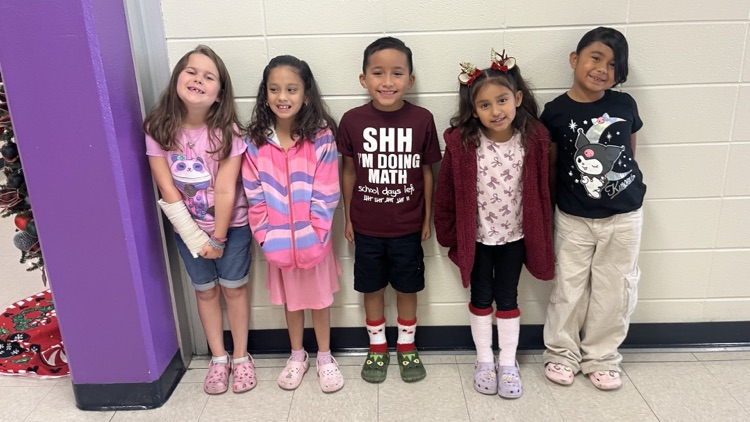 merry days of moore dress up 