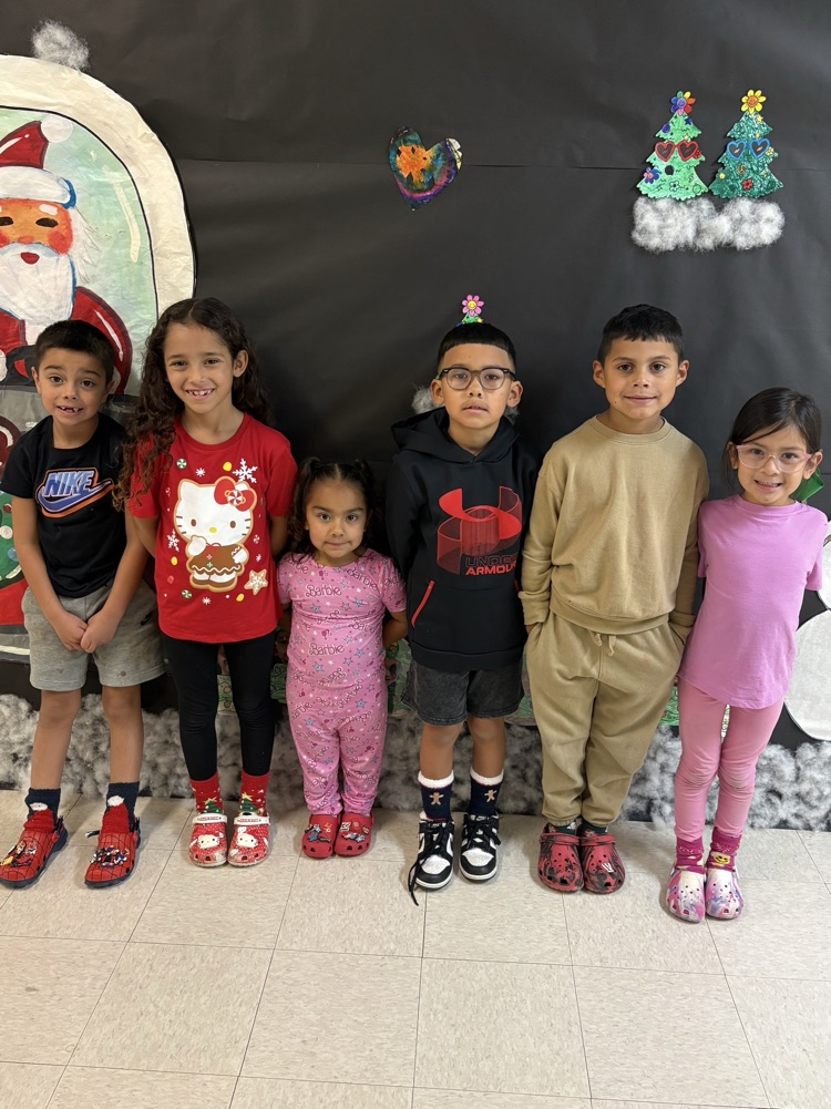 merry days of moore dress up 